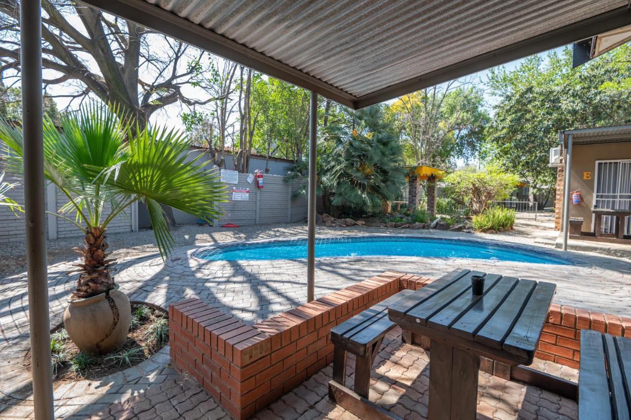 Cosy Cottages Guesthouse Potchefstroom Kültér fotó